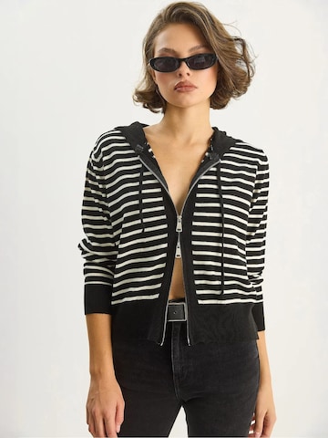 Giacchetta di Bianco Lucci in nero: frontale