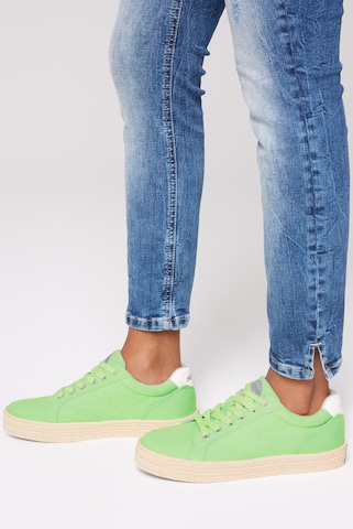 Soccx Sneakers in Green