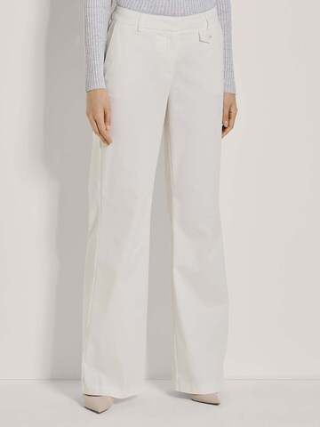 MADELEINE Wide Leg Hose in Weiß: Vorderseite