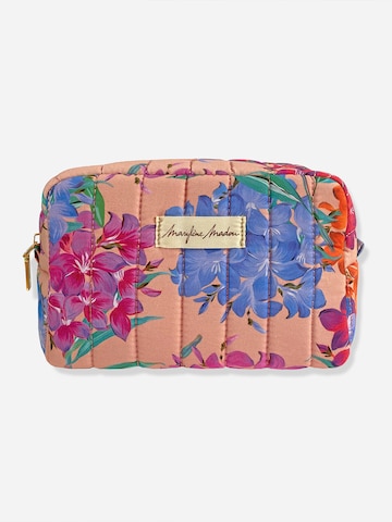 Marylène Madou Kosmetiktasche 'Quilted Small ‘Hydrangeas’ in Light Coral Toiletry Bag / Wash Bag'‌‌‌‌ in Pink: Vorderseite