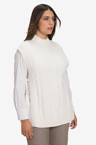 Ulla Popken Sweater in White: front