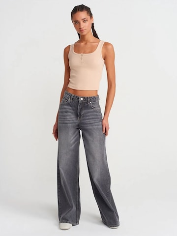 Top di Dilvin in beige