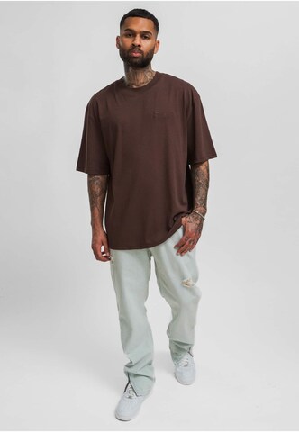 Dropsize T-Shirt 'Embo' in Braun