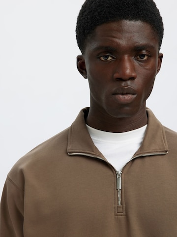 SELECTED - Sudadera en marrón