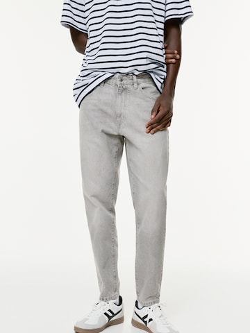 Regular Jean Pull&Bear en gris : devant