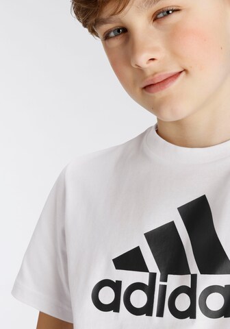 ADIDAS SPORTSWEAR - Camiseta funcional 'Essentials' en blanco