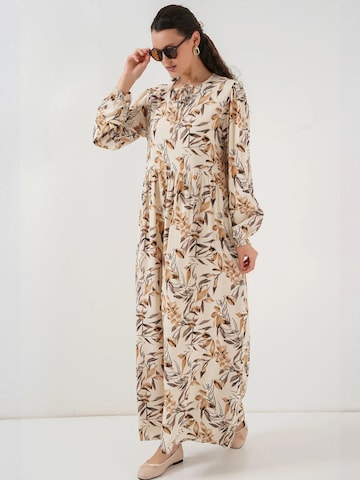 Bigdart Dress in Beige