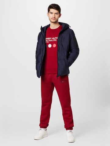 TOMMY HILFIGER - Sweatshirt 'METRO' em vermelho