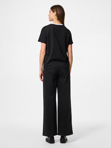 Maglietta 'Ria' di PIECES in nero