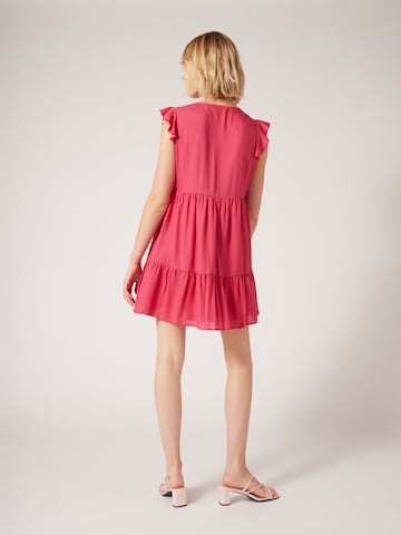 Robe d’été 'Bala' NAF NAF en rouge