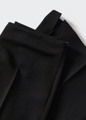 MANGO Szeroka nogawka Spodnie w kant 'Planito' w kolorze czarny