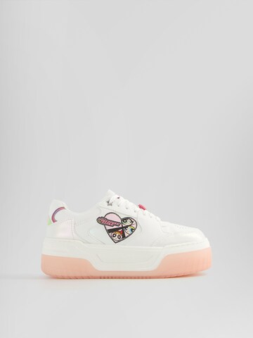 Bershka Sneakers in White