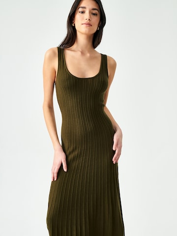 Rochie 'JAMINA' de la St MRLO pe verde