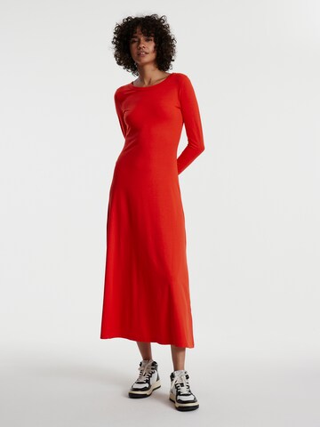 EDITED - Vestido 'Veronika' em vermelho: frente