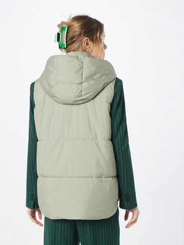 Gilet 'Arven' ABOUT YOU en vert