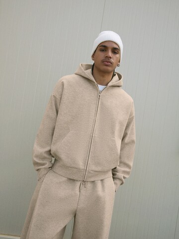 Bershka Sweat jacket in Beige: front