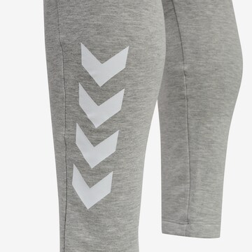 Regular Pantalon de sport Hummel en gris