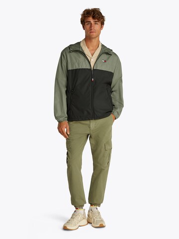 Tommy Jeans Tussenjas 'CHICAGO' in Groen