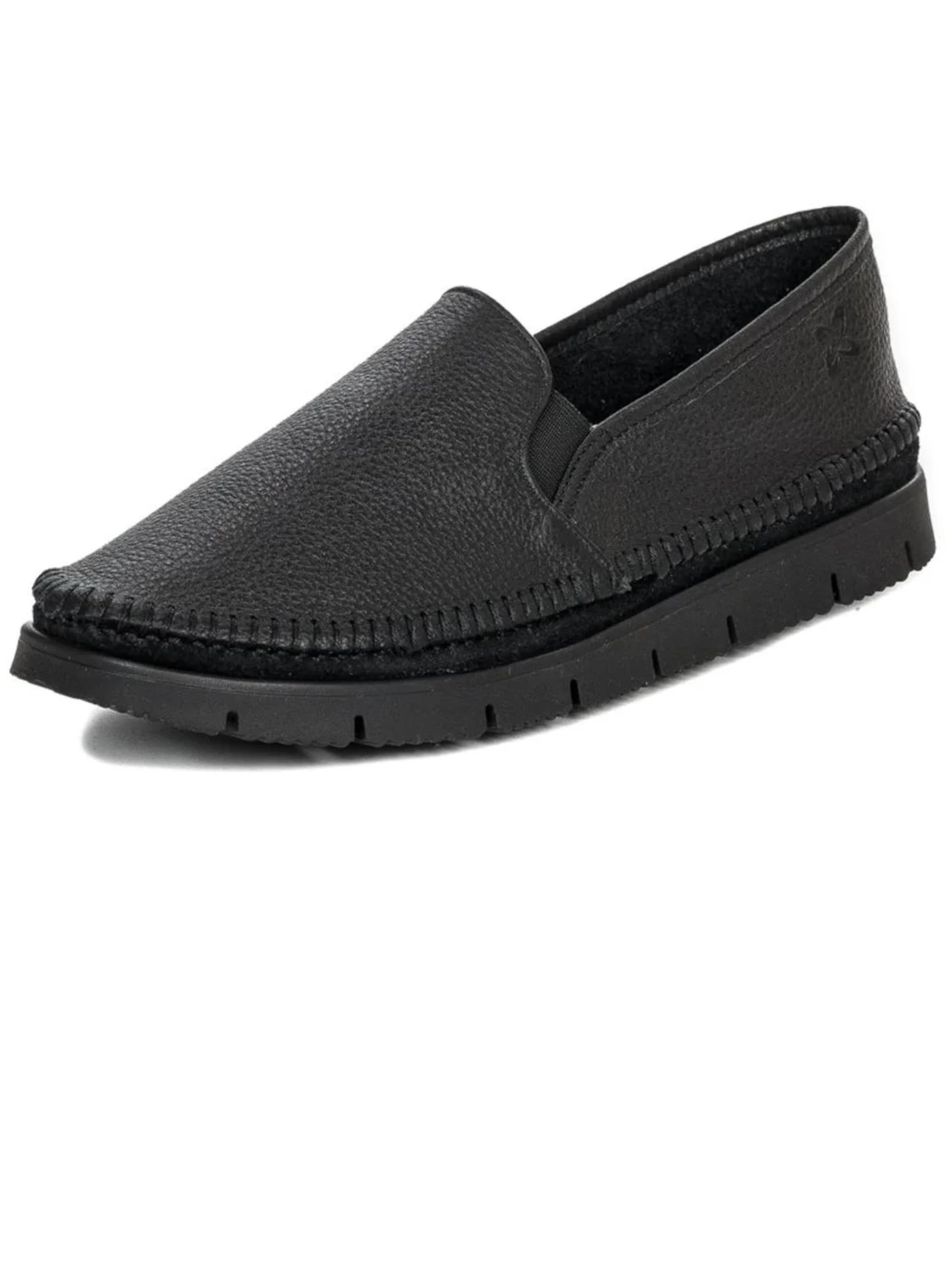 Maciejka Slip-ons '03512-01-00-0' in Black: front