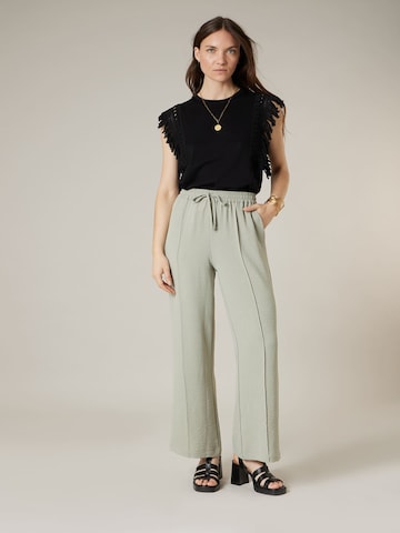 Loosefit Pantalon Deeluxe en vert : devant
