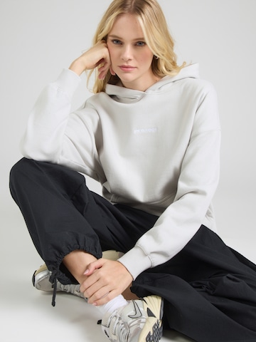 Pegador Tréning póló 'CLARITA' - szürke: elől