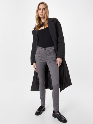 s.Oliver BLACK LABEL Skinny Jeans in Grey