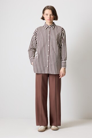 Touche Prive Trachtenshirt in Braun: Vorderseite