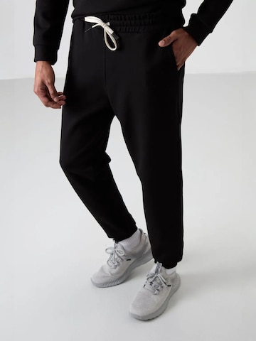 Survêtements Tommy Life en noir