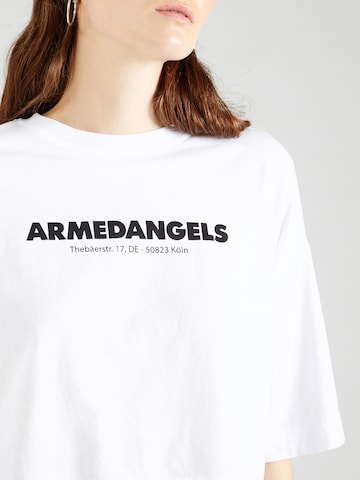 ARMEDANGELS Тениска 'LARIAA' в бяло