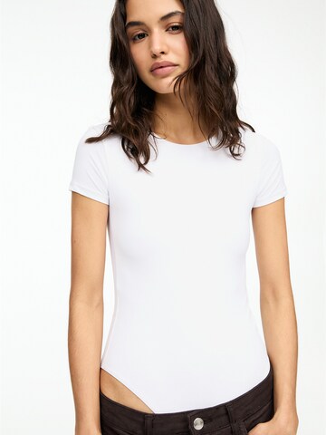 Pull&Bear Rövid body - fehér