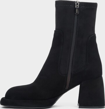 Ankle boots '53-731' di Estro in nero: frontale