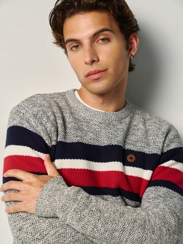 Pullover di KOROSHI in grigio