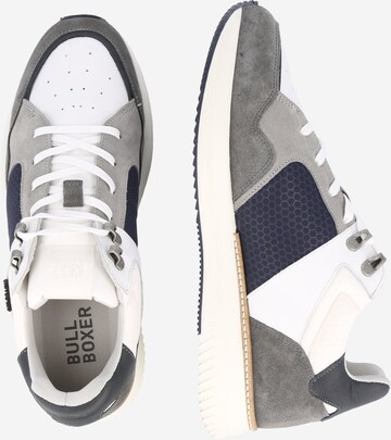 BULLBOXER Sneakers in Grau