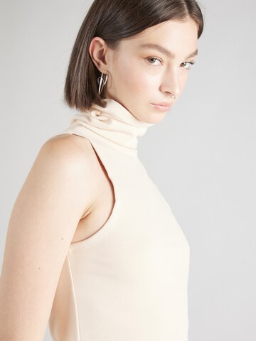 SOMETHINGNEW - Top de punto 'SANDRA' en beige