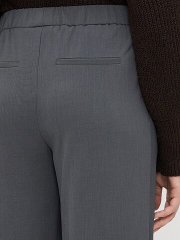 Only Tall Wide leg Veckad byxa 'ONLSVEA' i grå