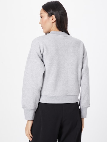 Stitch and Soul Sweatshirt in Grau