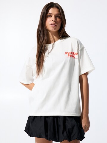 T-shirt 'TOMATOES' Pull&Bear en blanc