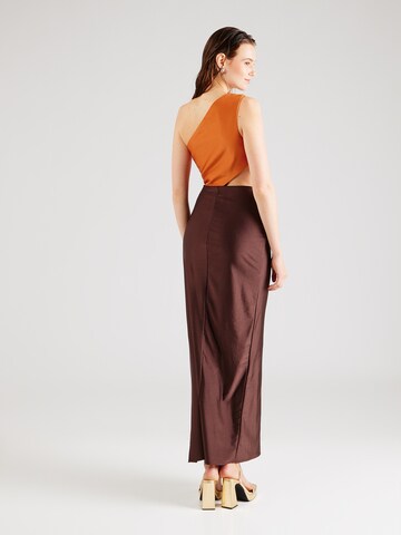 Unique Kleid in Braun