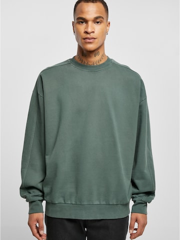 Urban Classics Sweatshirt in Green: front