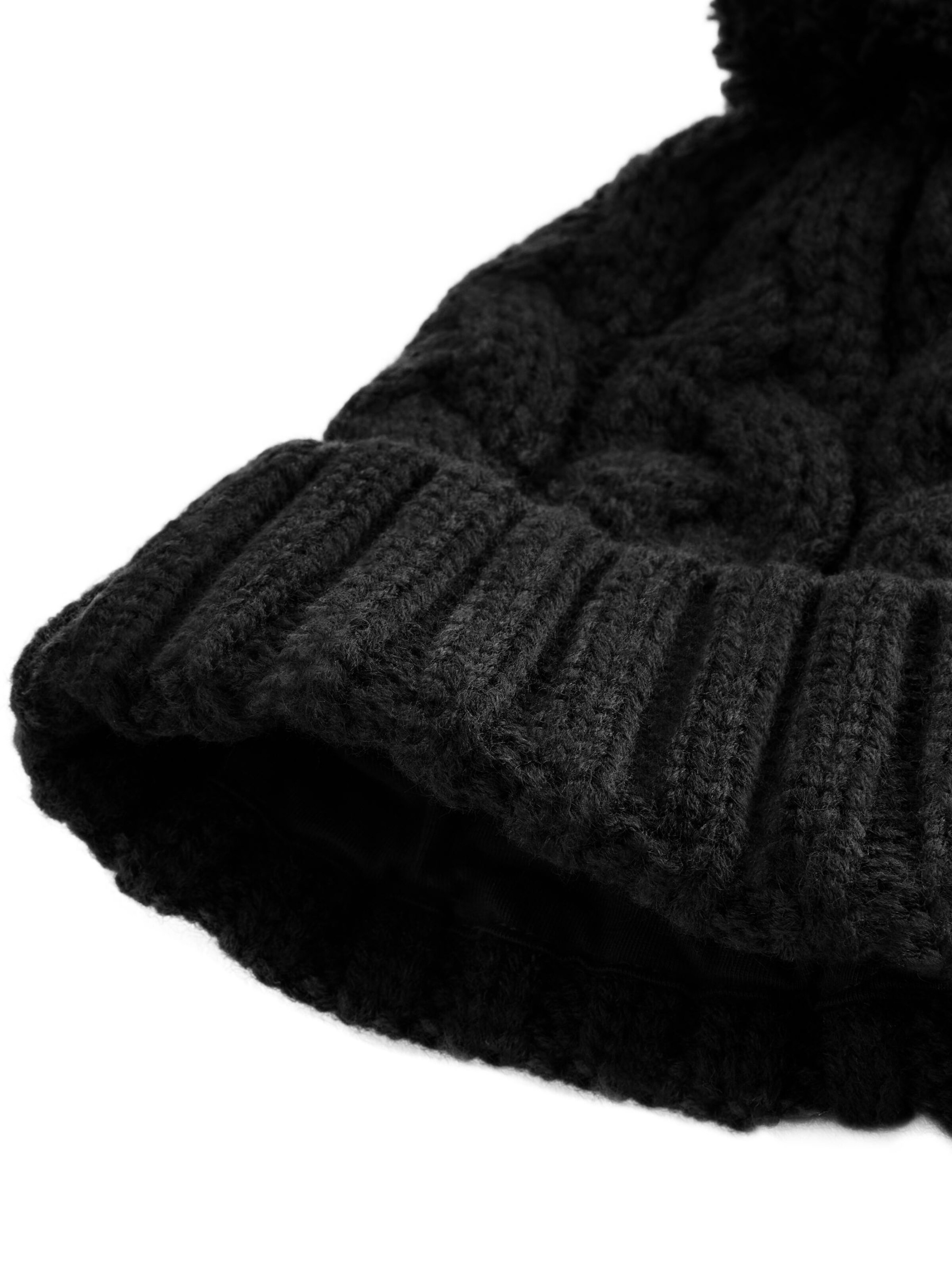 juoda Next Megzta kepurė