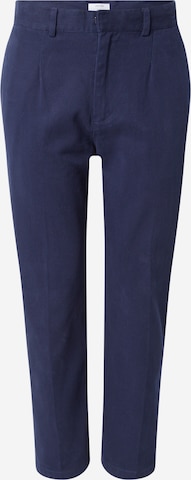 DAN FOX APPAREL Tapered Pleated Pants 'Elian' in Blue: front