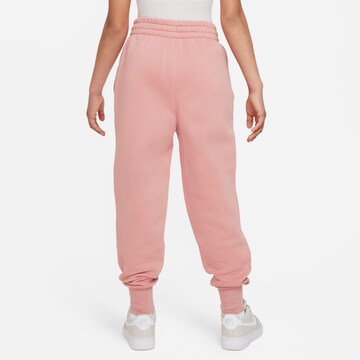 Nike Sportswear Tapered Hose in Pink