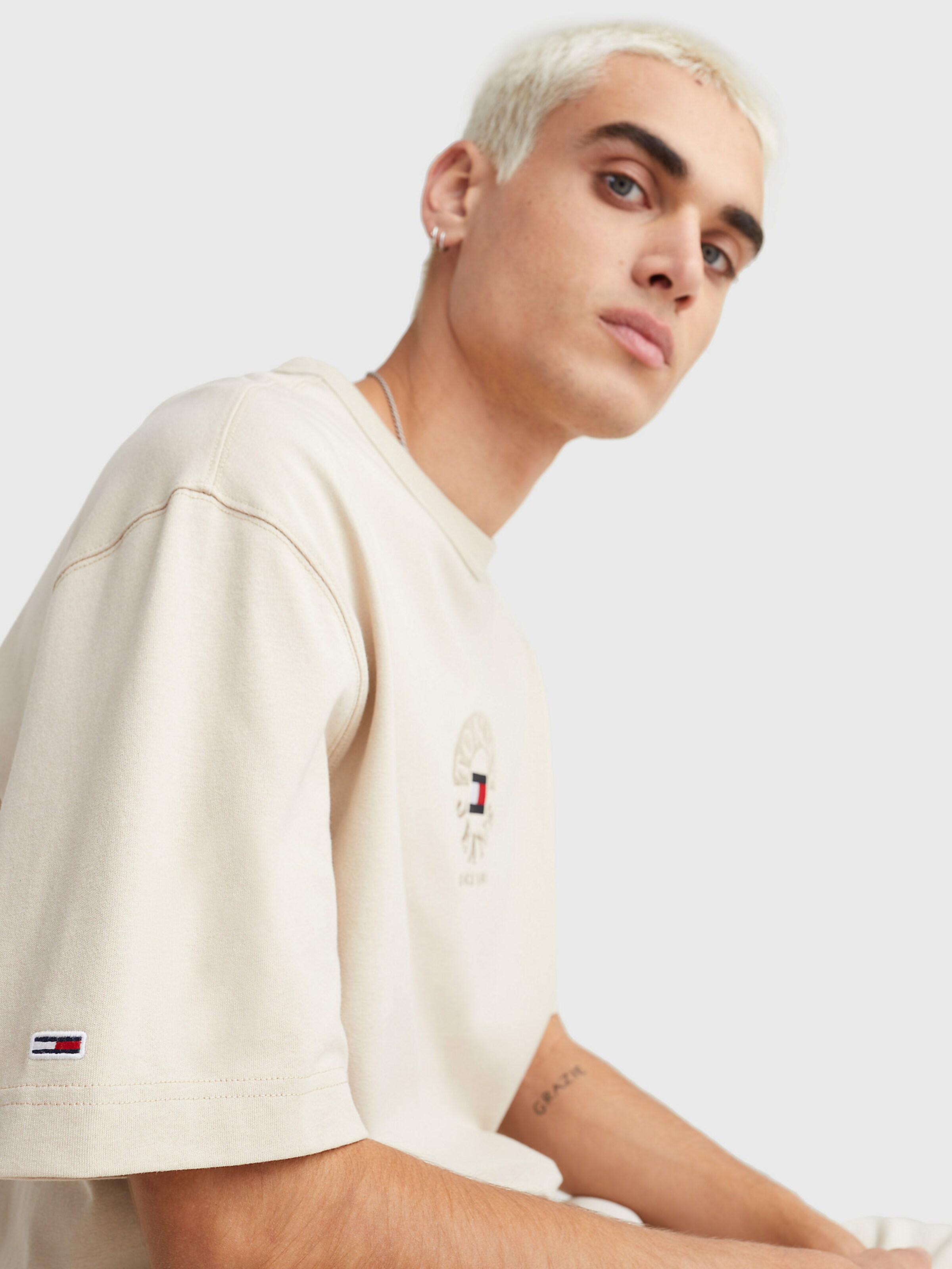 Männer Shirts Tommy Jeans Shirt in Beige - MJ55901 Männer Shirts Tommy Jeans Shirt in Beige - MJ55901