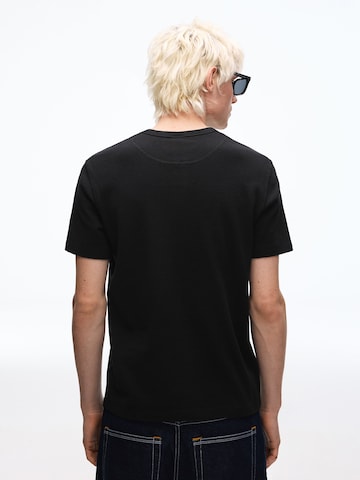 Bershka Majica | črna barva