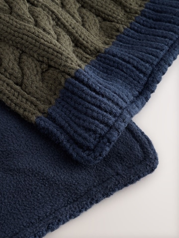 Next Set: Mütze, Schal und Handschuhe in Blau