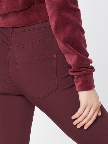 Skinny Pantalon 'NANNA' ONLY en rouge