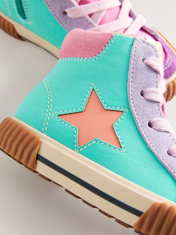 Baskets Next en vert