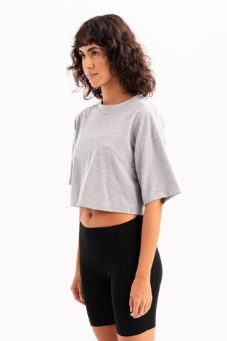 T-shirt Justever en gris