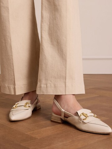 Escarpins à bride arrière MANFIELD en blanc