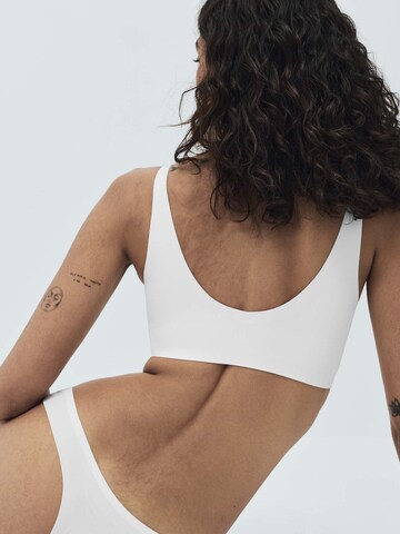 Top di Marks & Spencer in bianco